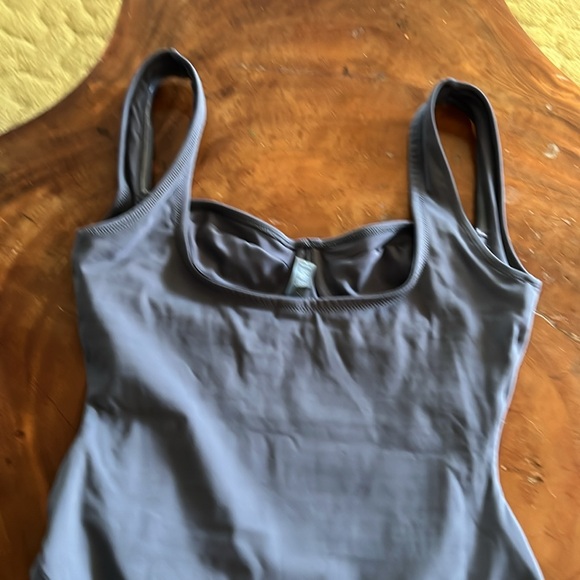 Skims One piece bathing suit - Picture 7 of 8